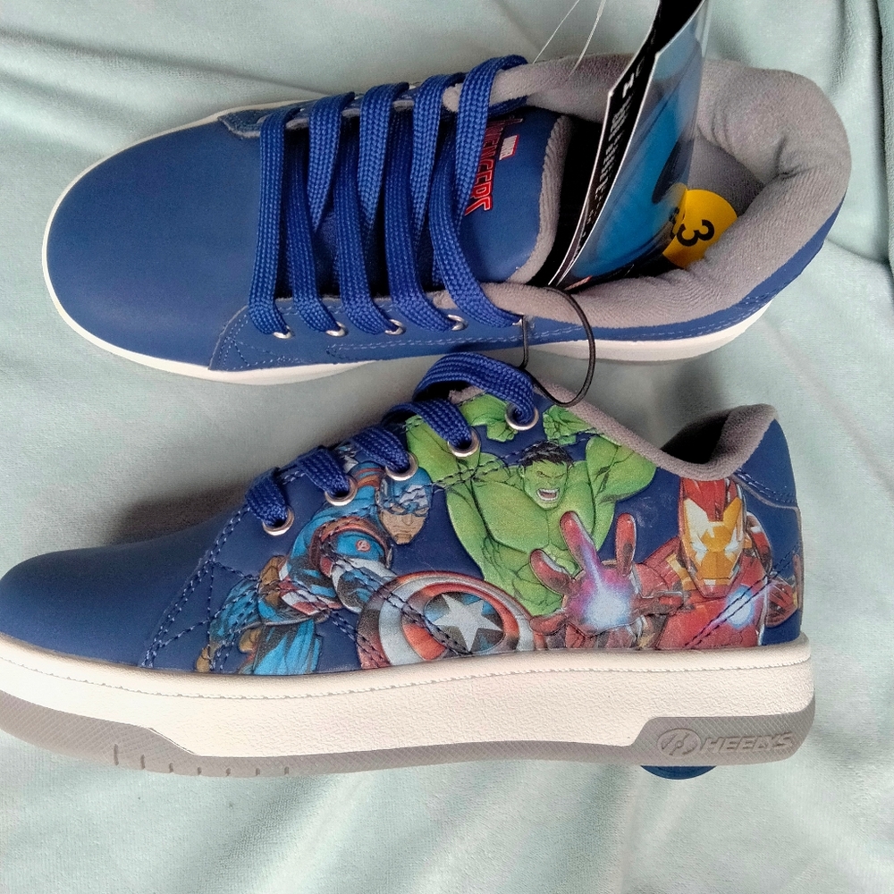 Heely's Avengers shoes size 3